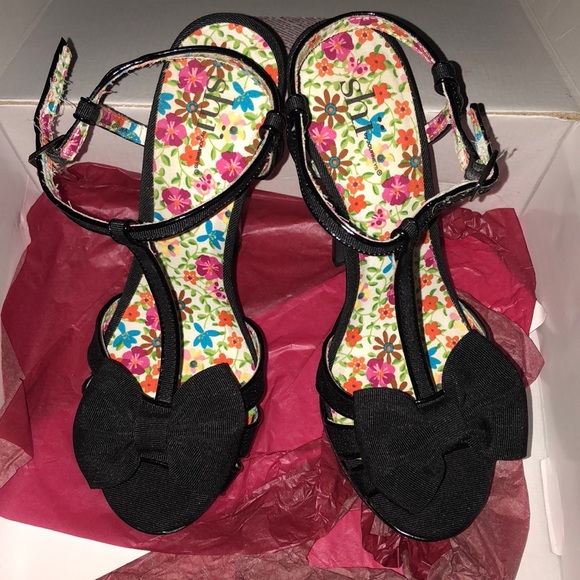 HEELS - Picture 4 of 4